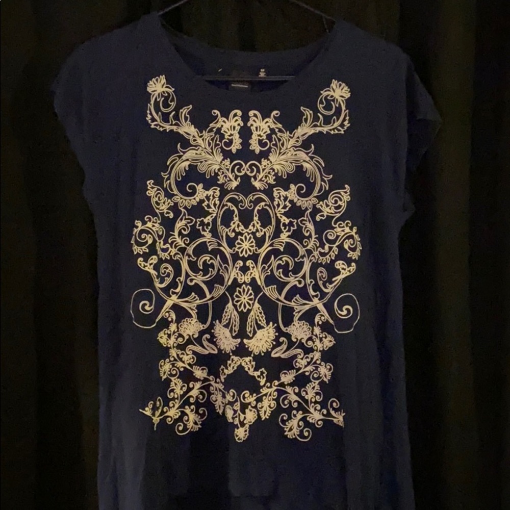 Navy blue Saks Fifth Avenue t shirt.